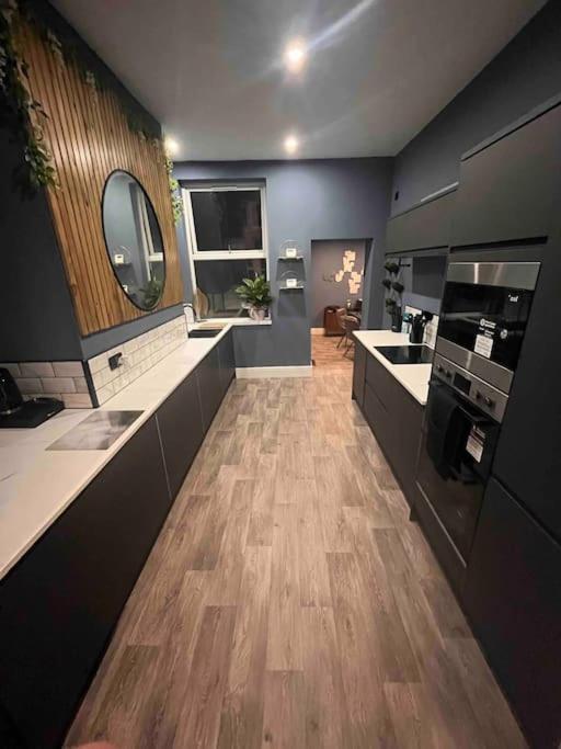 Modern 5 Bedroom Terraced Luxurious House Колвін-Бей Екстер'єр фото